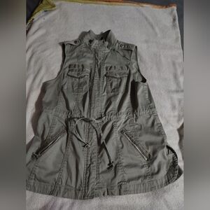 White House Black Market Sleeveless Utility Vest with Pockets/Medium Petite